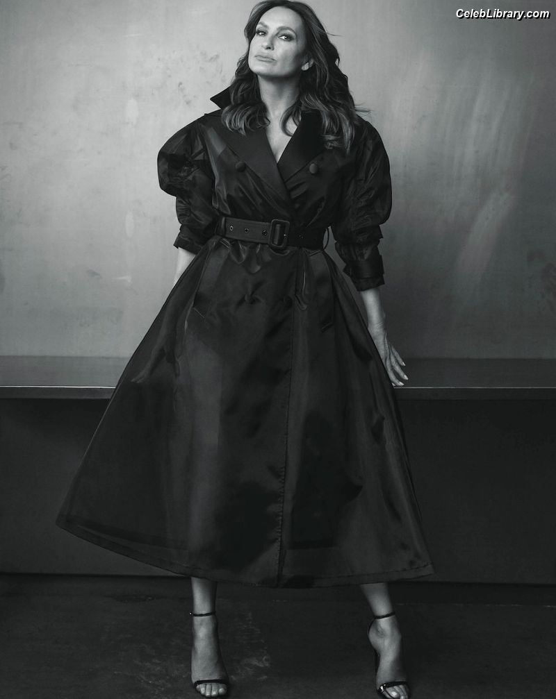 Mariska Hargitay photo 7 of 183
