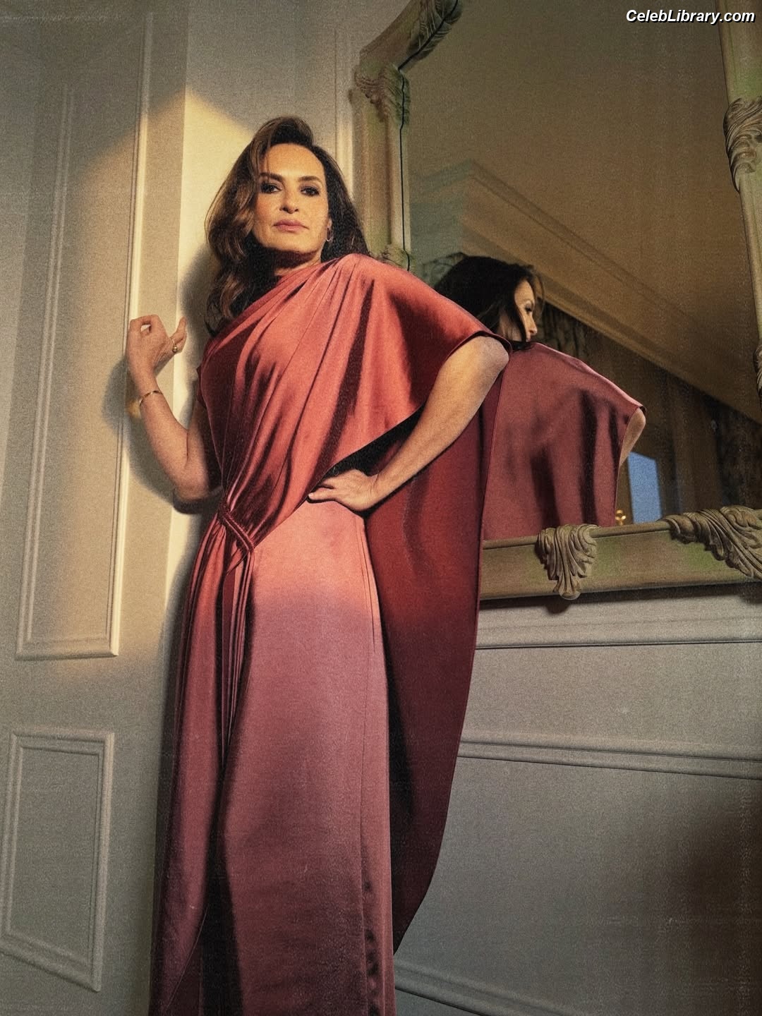 Mariska Hargitay photo 20 of 183