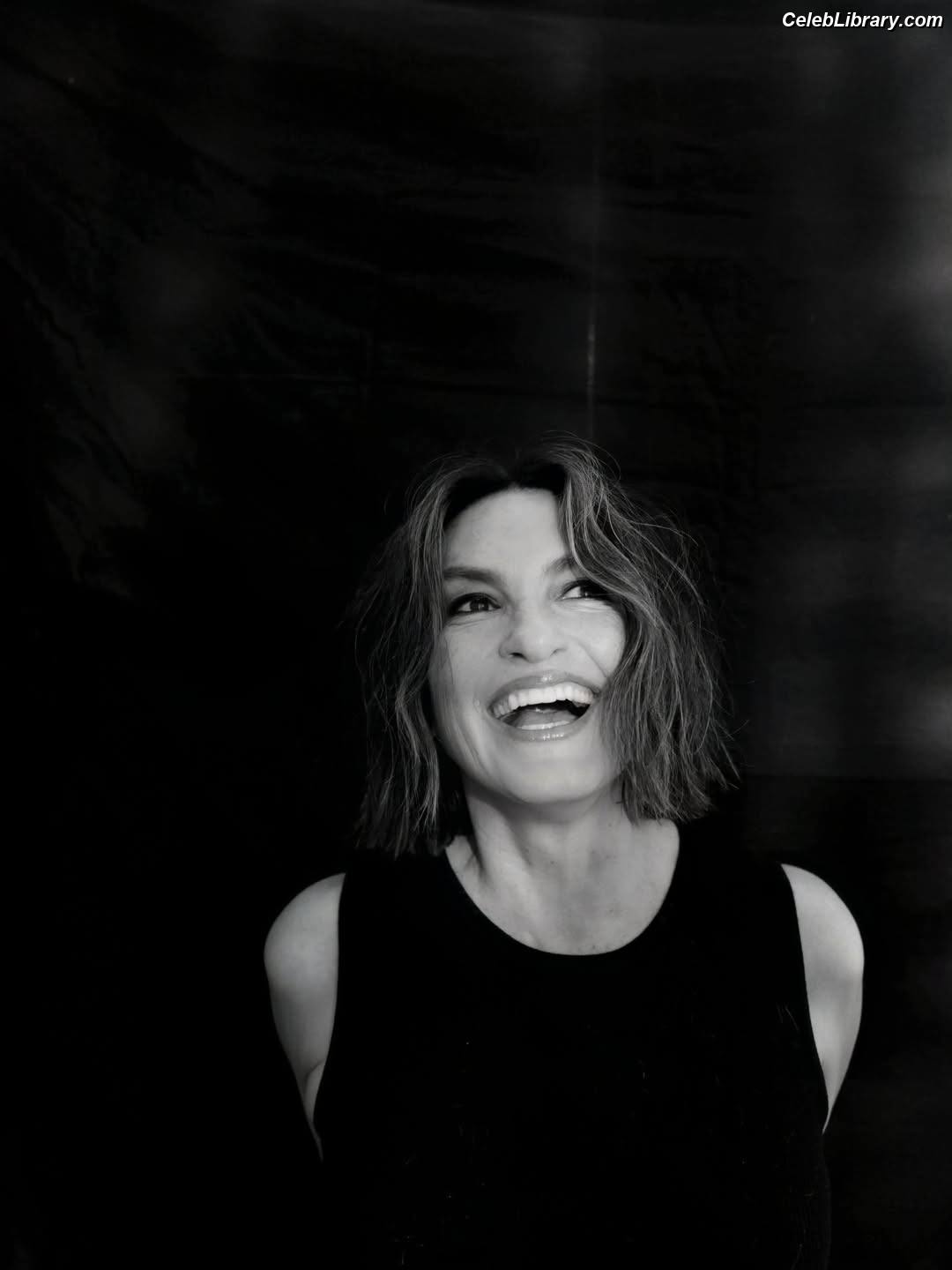 Mariska Hargitay photo 6 of 183