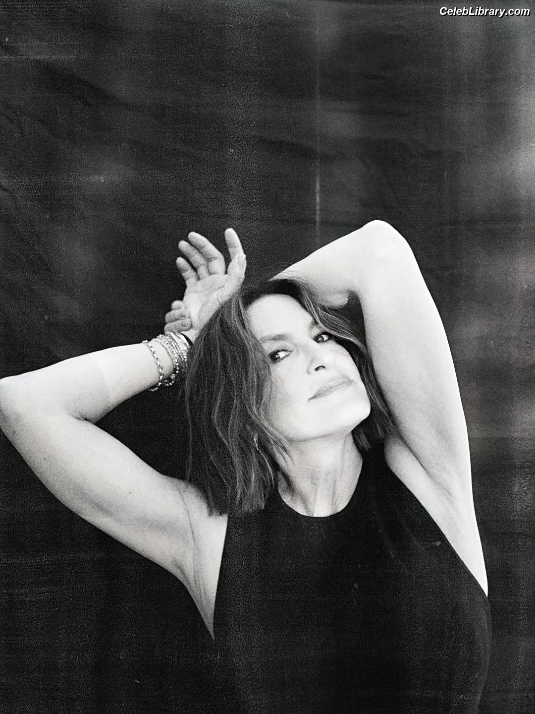 Mariska Hargitay photo 8 of 183