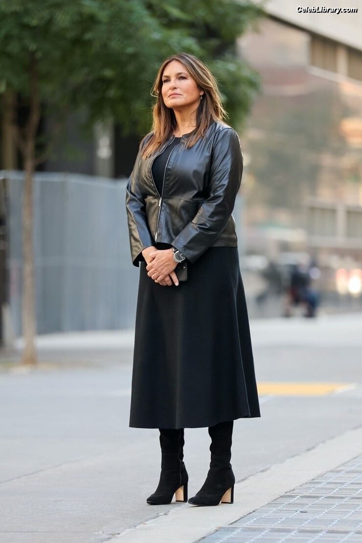 Mariska Hargitay photo 19 of 183