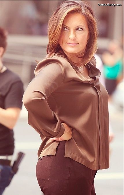 Mariska Hargitay photo 1 of 183