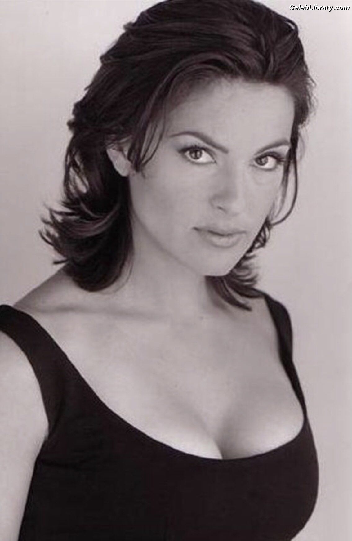 Mariska Hargitay photo 3 of 183
