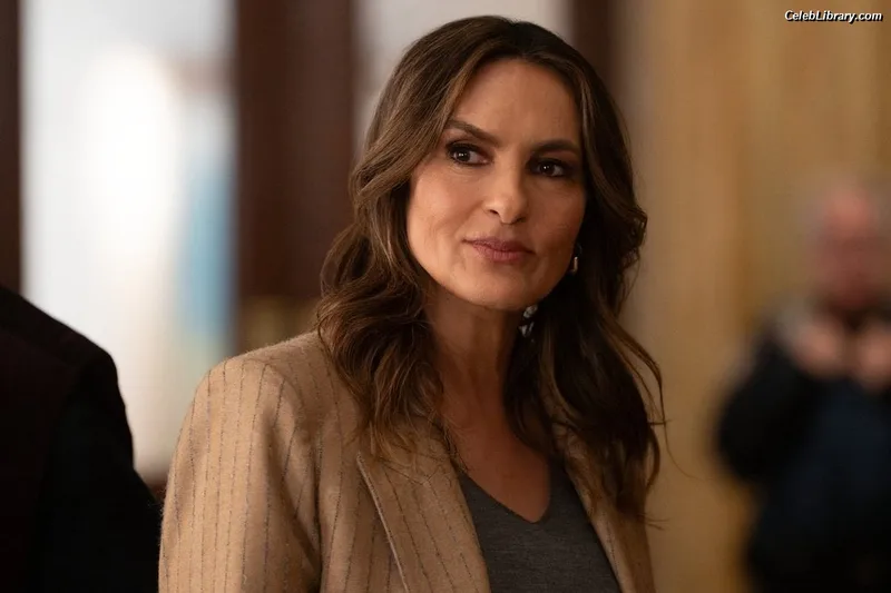 Mariska Hargitay photo 17 of 183
