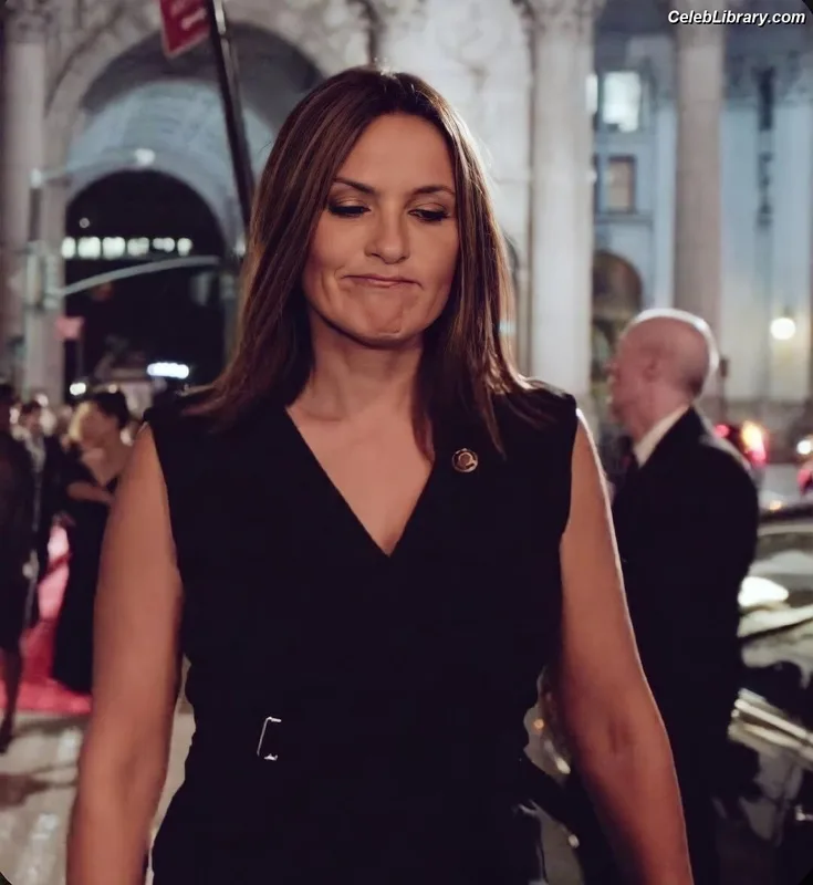 Mariska Hargitay photo 20 of 183