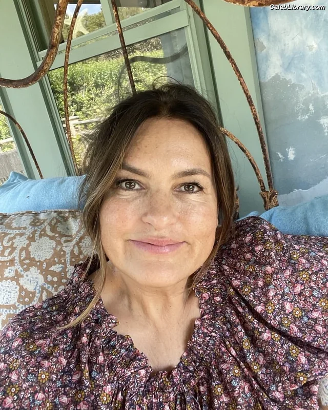Mariska Hargitay photo 21 of 183