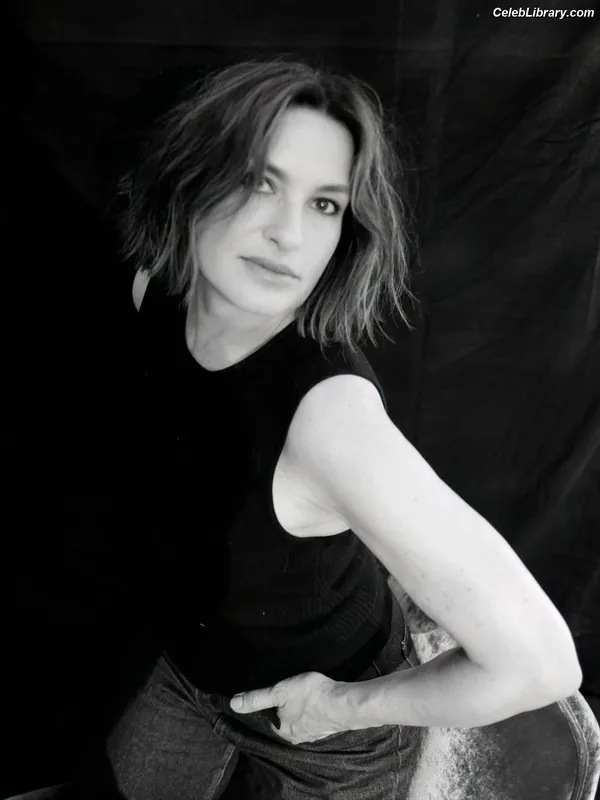 Mariska Hargitay photo 1 of 183