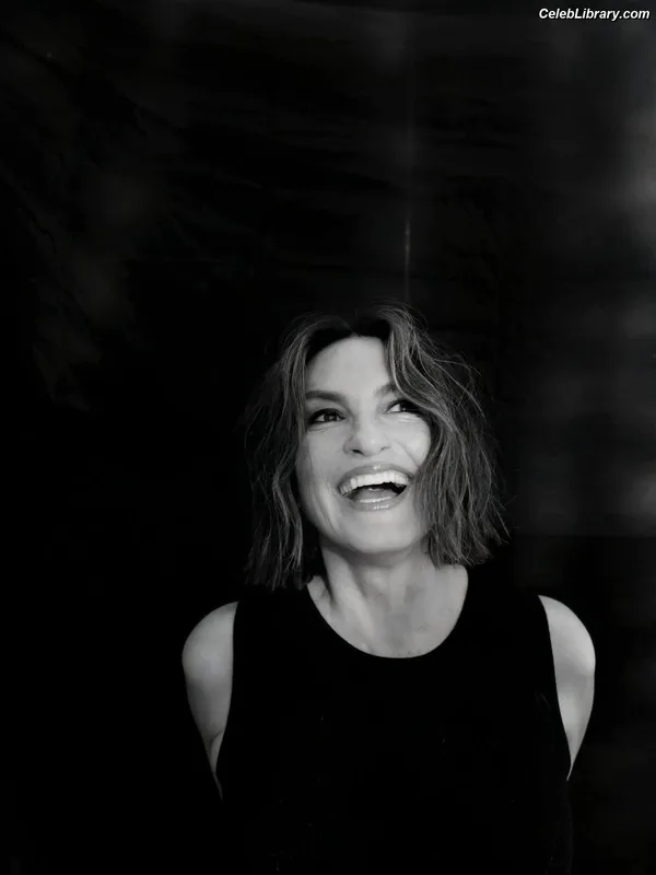 Mariska Hargitay photo 3 of 183