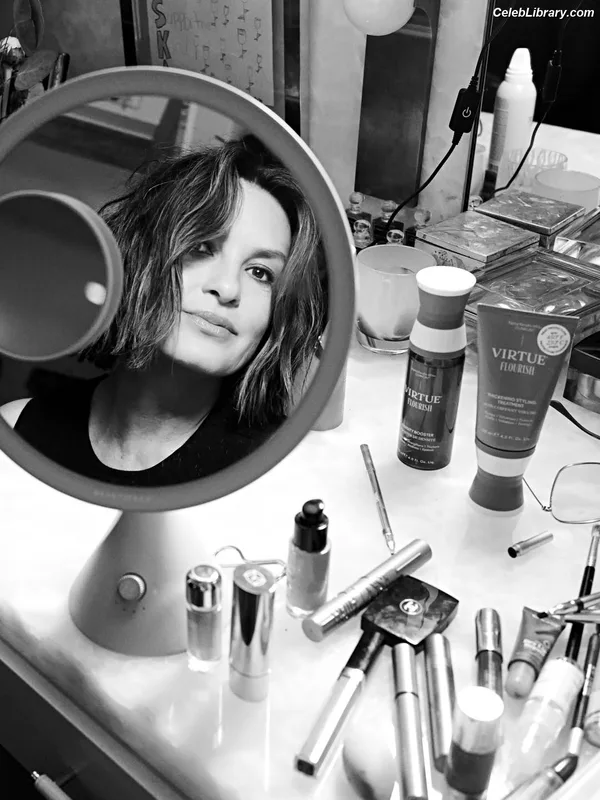Mariska Hargitay photo 4 of 183