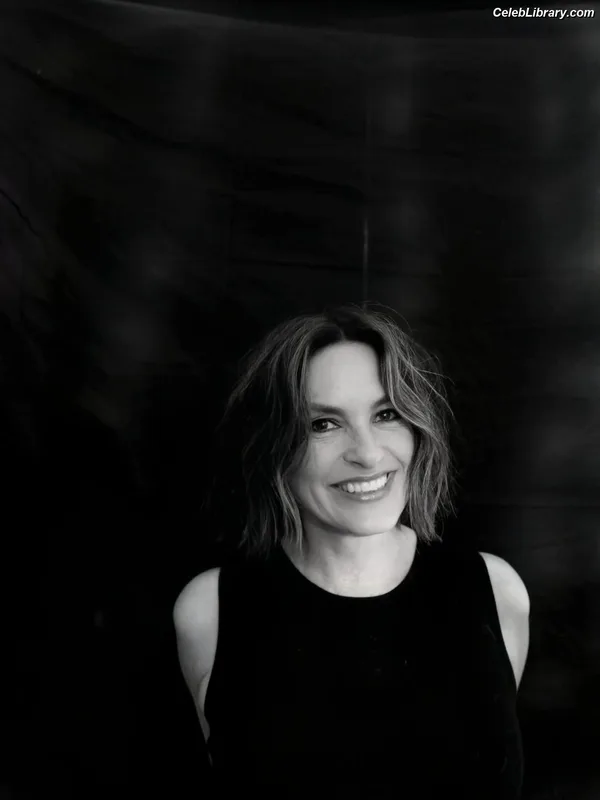 Mariska Hargitay photo 6 of 183