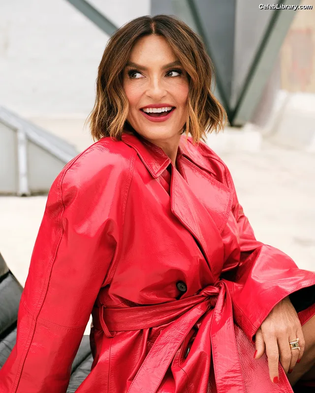 Mariska Hargitay photo 10 of 183