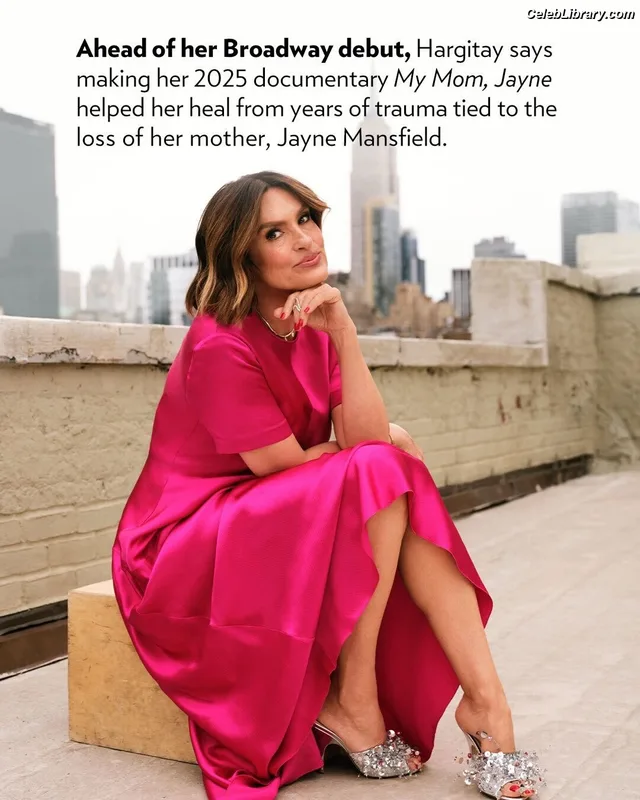 Mariska Hargitay photo 15 of 183