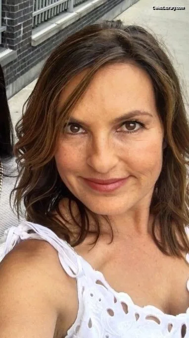 Mariska Hargitay photo 6 of 183