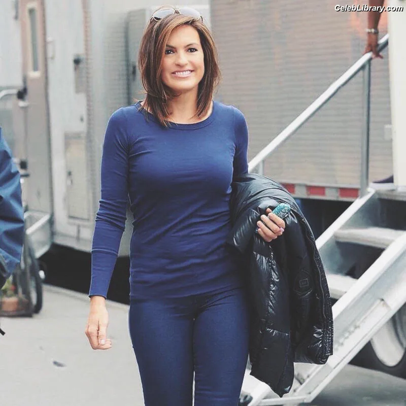 Mariska Hargitay photo 8 of 183