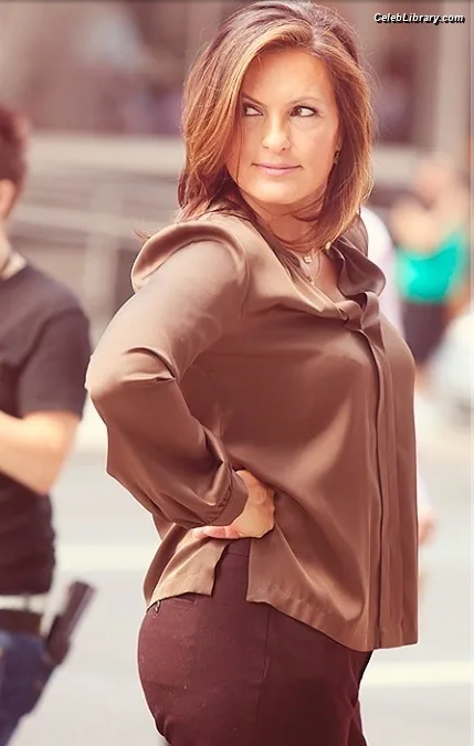 Mariska Hargitay photo 11 of 183