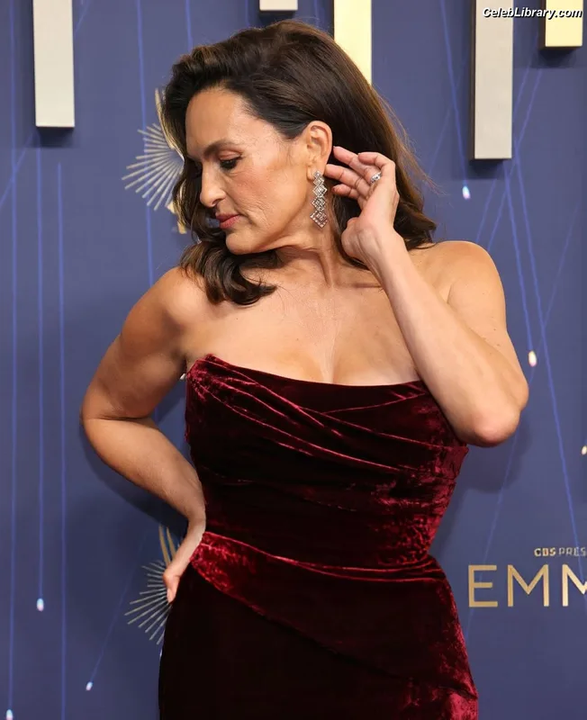 Mariska Hargitay photo 14 of 183