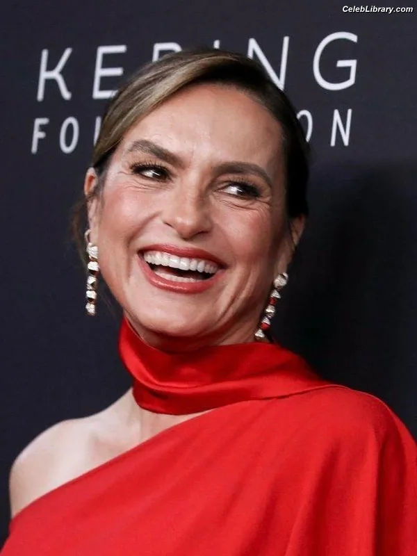 Mariska Hargitay photo 5 of 183
