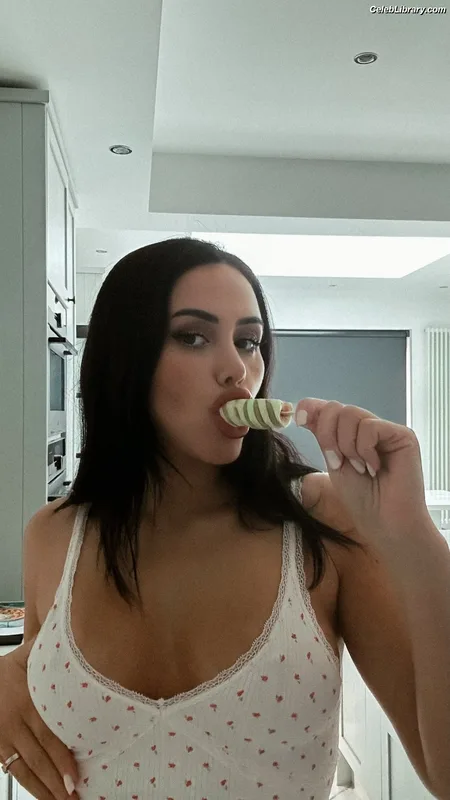 Marnie Simpson photo 6 of 661