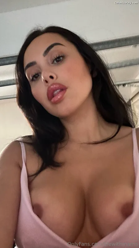 Marnie Simpson photo 10 of 661