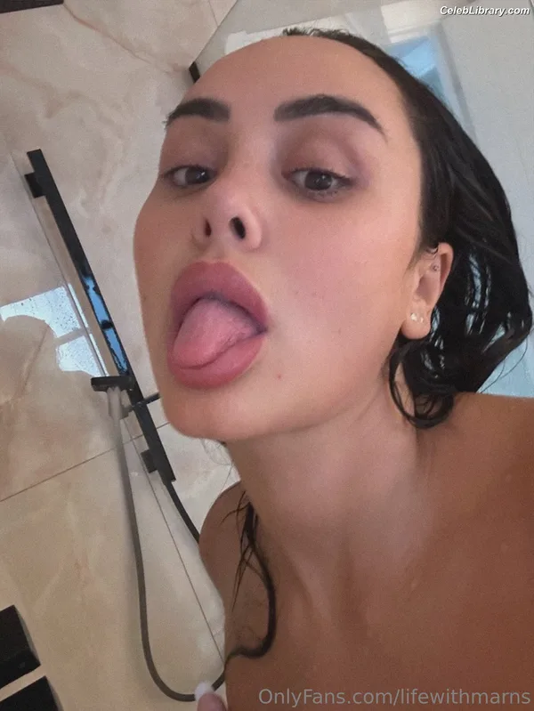 Marnie Simpson photo 10 of 661