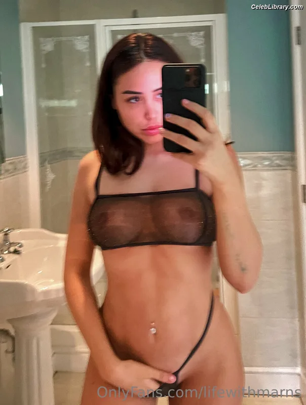 Marnie Simpson photo 3 of 661