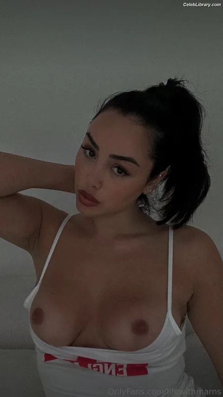 Marnie Simpson photo 14 of 661