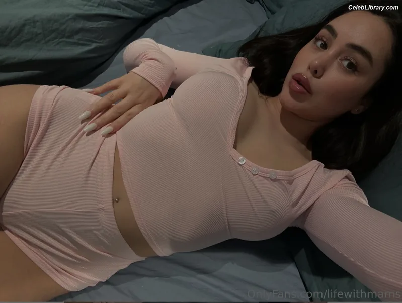 Marnie Simpson photo 20 of 661