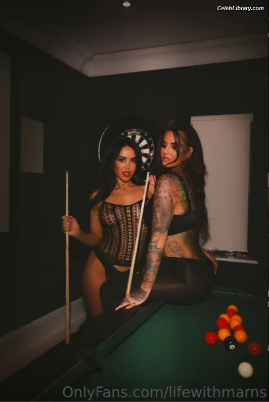 Marnie Simpson photo 1 of 661