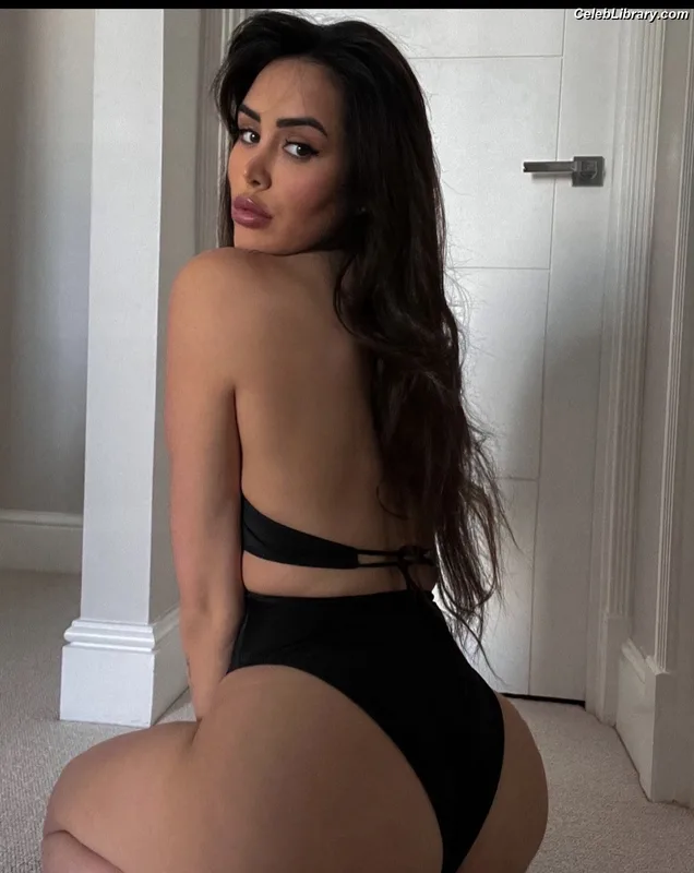 Marnie Simpson photo 12 of 661