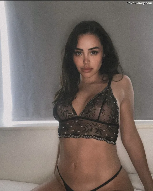 Marnie Simpson photo 5 of 661