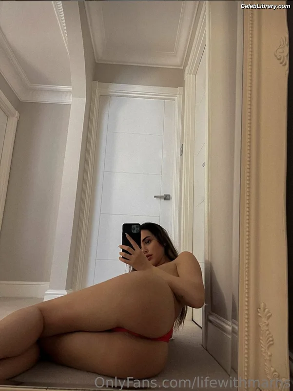 Marnie Simpson photo 22 of 661