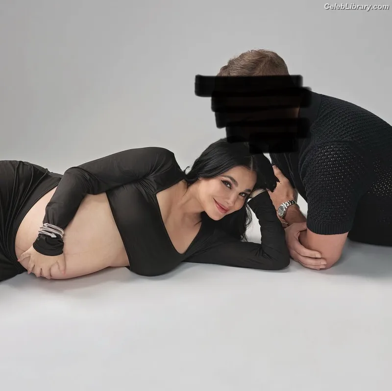 Martha Higareda photo 2 of 78