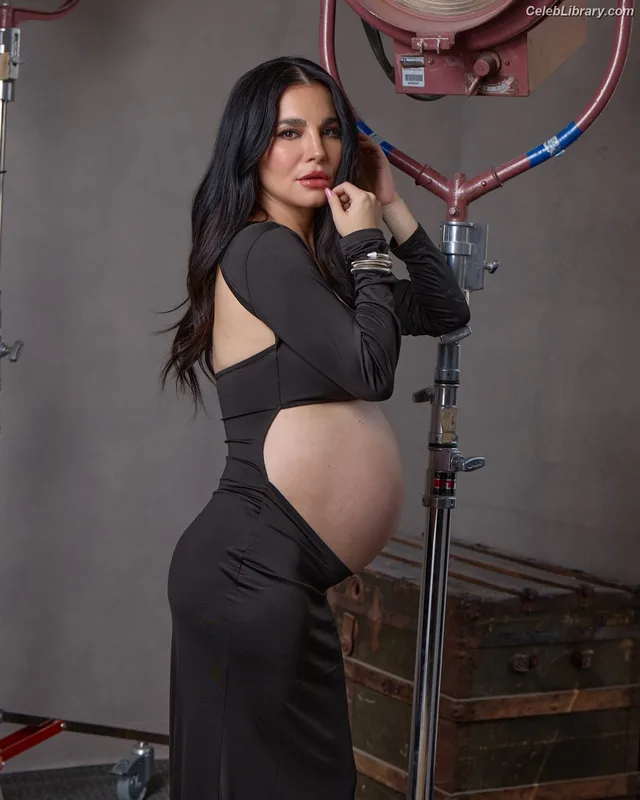 Martha Higareda photo 6 of 78