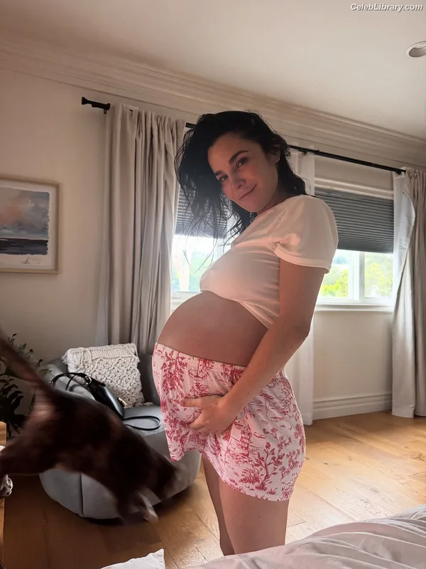 Martha Higareda photo 7 of 78