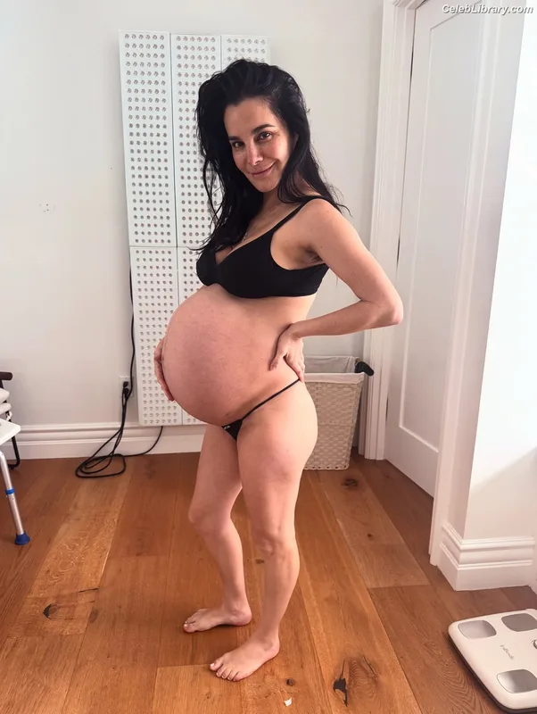 Martha Higareda photo 11 of 78