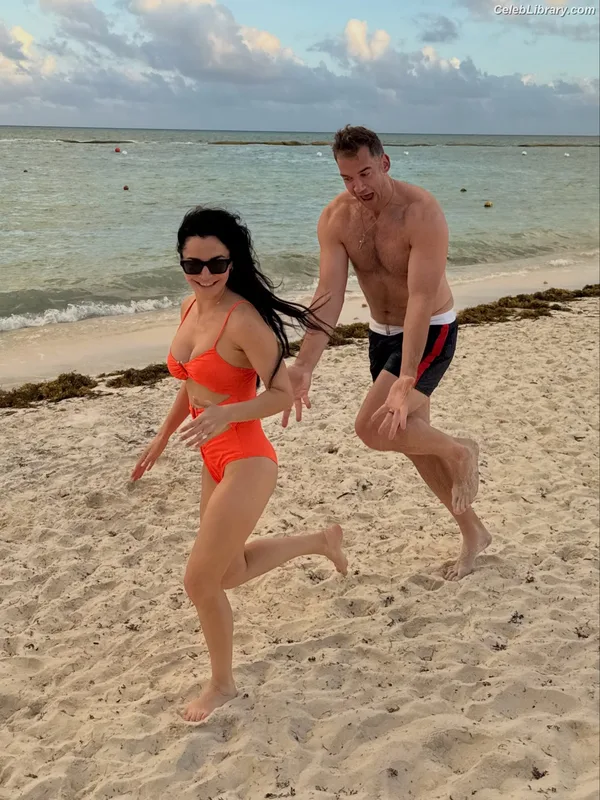 Martha Higareda photo 12 of 78