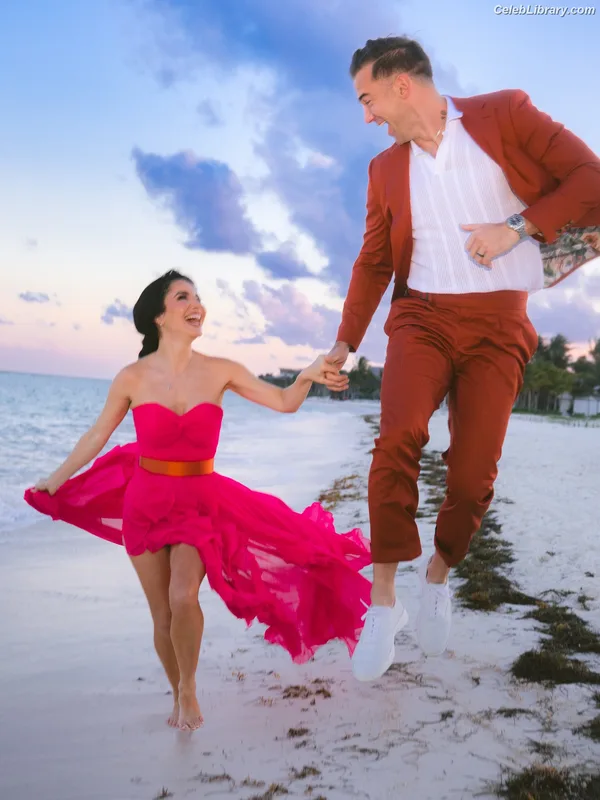 Martha Higareda photo 15 of 78