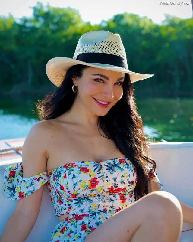 Martha Higareda photo 7 of 78