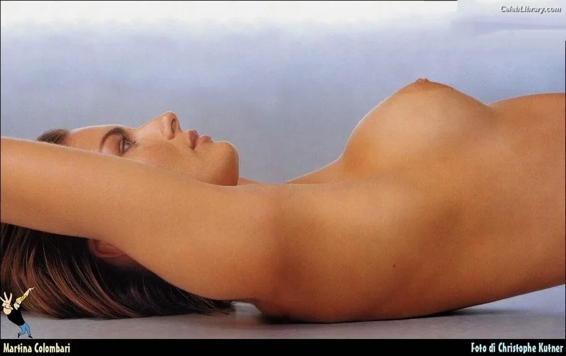Martina Colombari photo 15 of 46