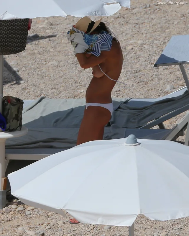 Martina Colombari photo 21 of 46