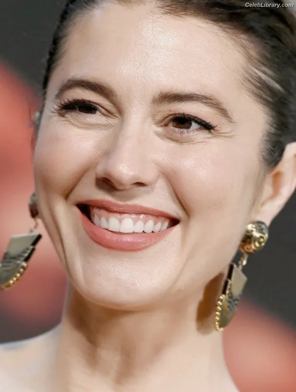 Mary Elizabeth Winstead photo 3 of 285