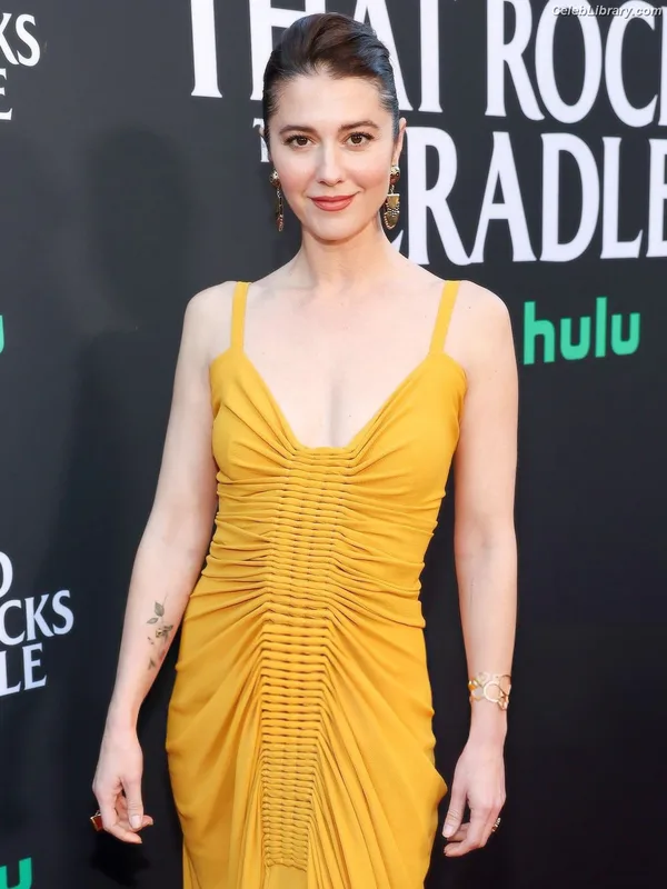 Mary Elizabeth Winstead photo 10 of 285