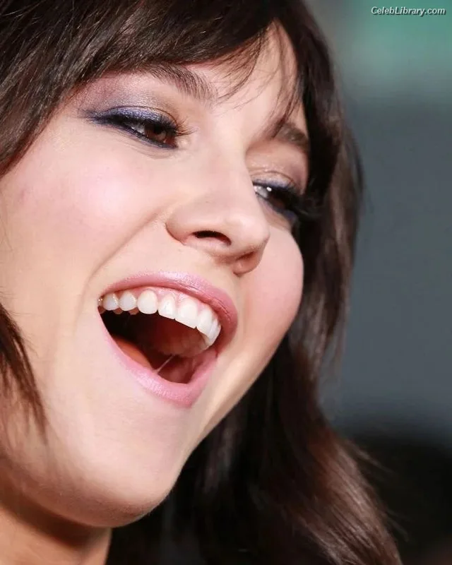 Mary Elizabeth Winstead photo 19 of 285