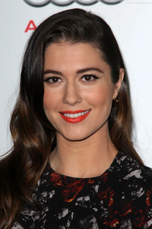 Mary Elizabeth Winstead photo 8 of 285