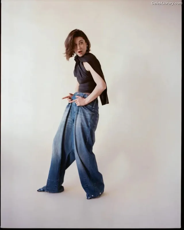 Mary Elizabeth Winstead photo 7 of 285