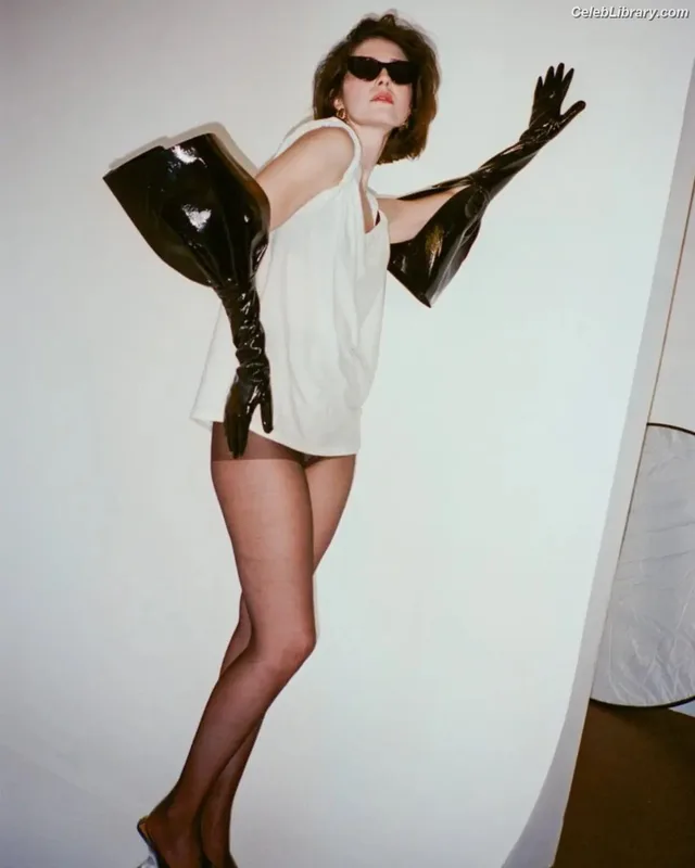 Mary Elizabeth Winstead photo 8 of 285