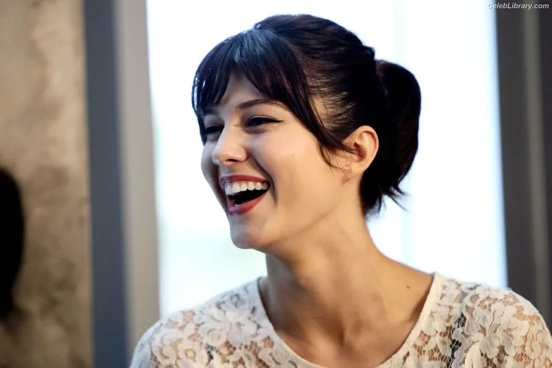Mary Elizabeth Winstead photo 23 of 285