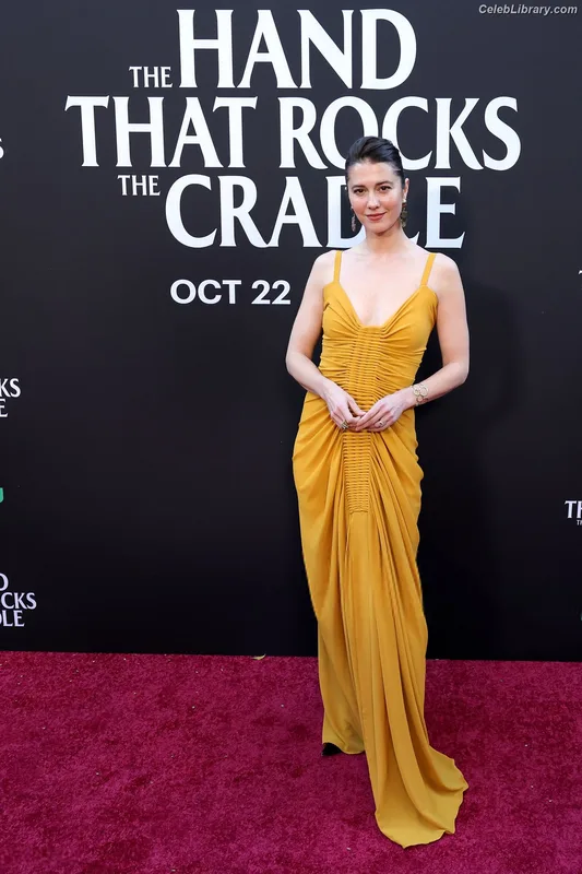 Mary Elizabeth Winstead photo 10 of 285