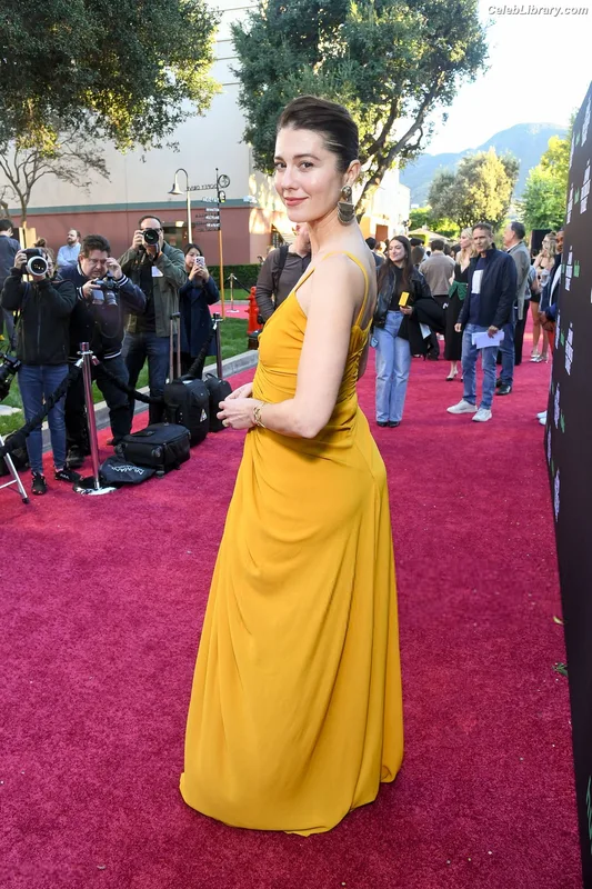 Mary Elizabeth Winstead photo 12 of 285