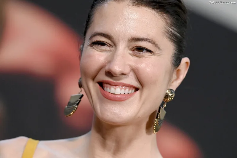 Mary Elizabeth Winstead photo 13 of 285